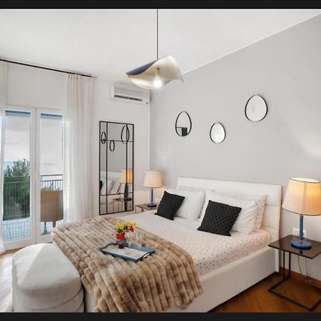 Mamariviera Home Holidays Sanremo - Casa Vista Mare Con Piscina Exterior photo